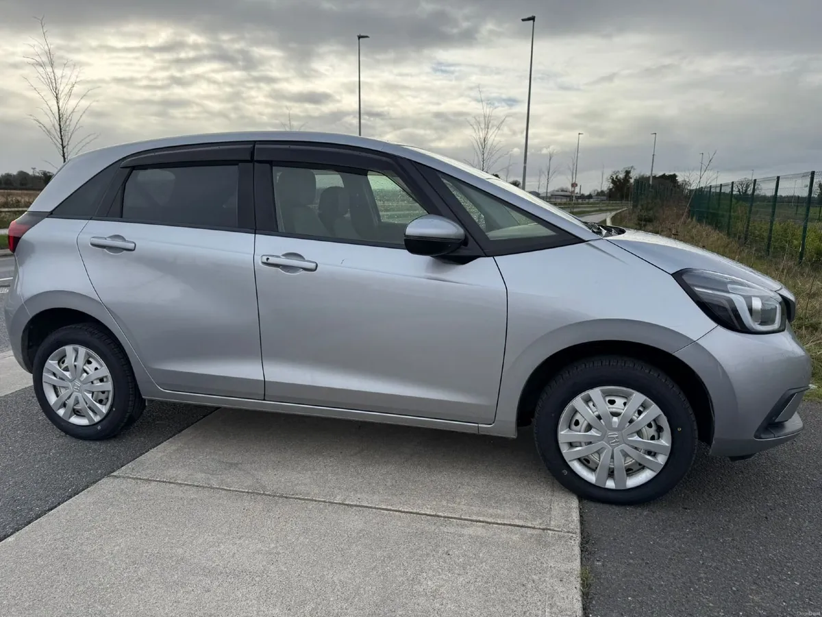 HONDA FIT 2020 - RARE: 4WD - 1.5L E:HEV - Image 2