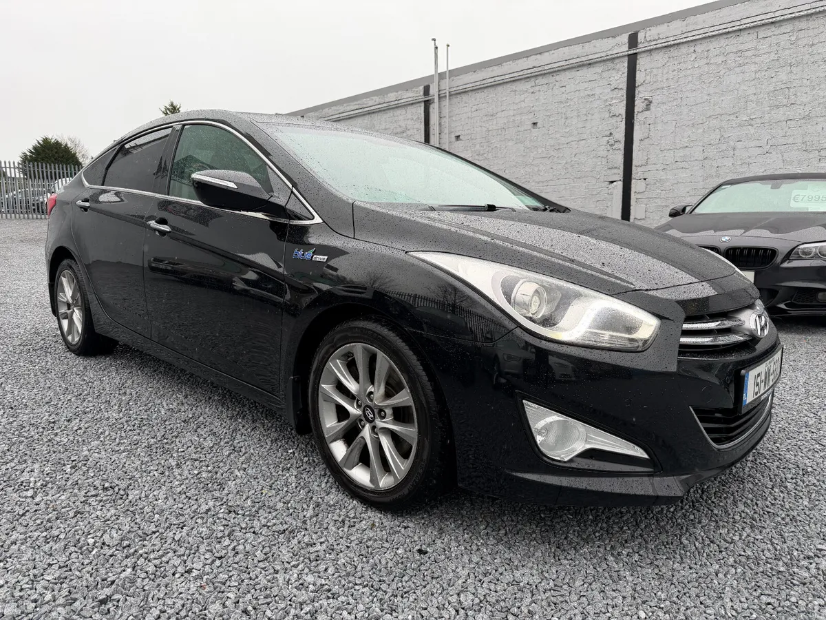 2015 (151) Hyundai i40 Executive Plus 1.7 CR - Image 1