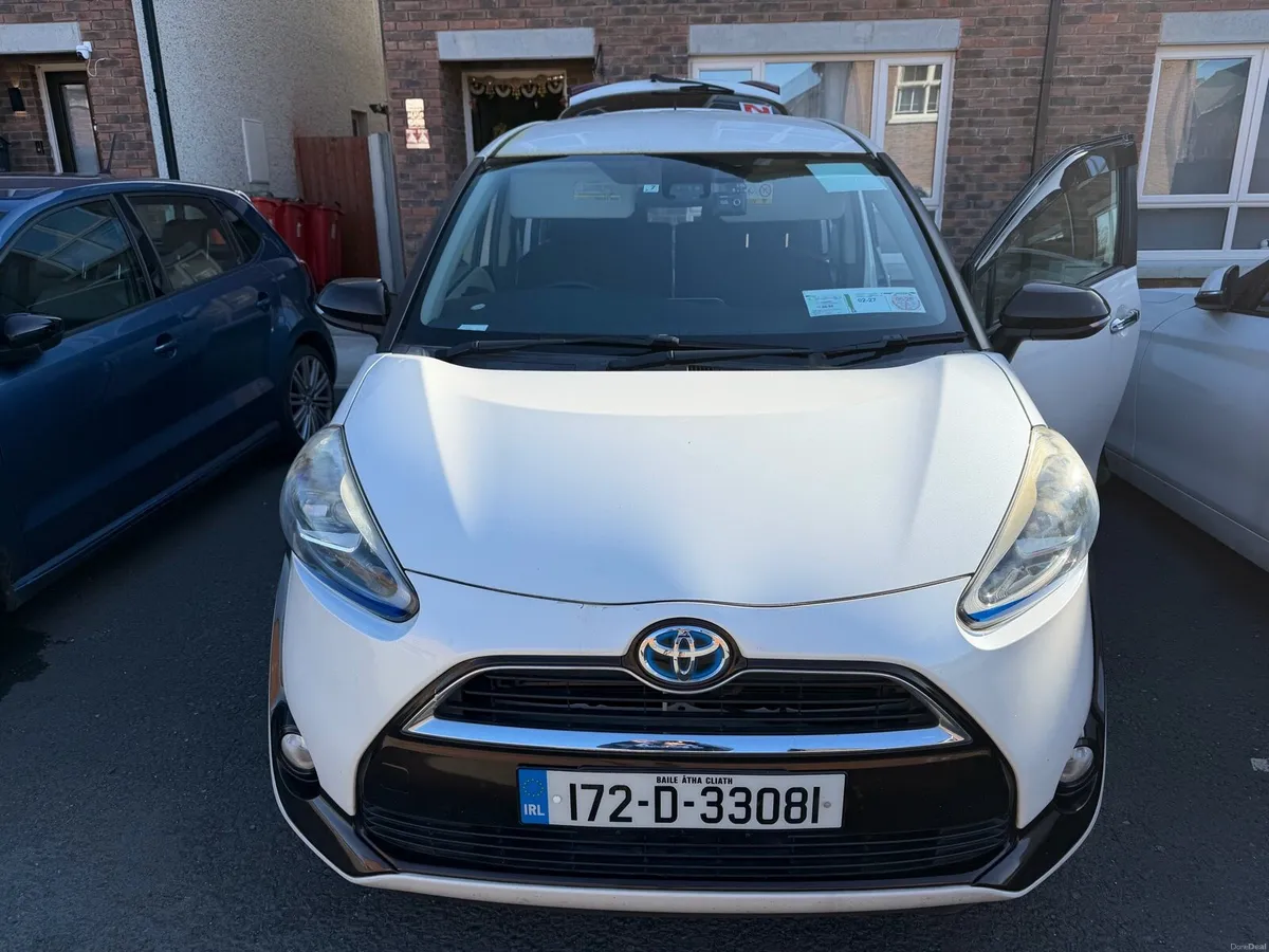 Toyota Sienta 2017 - Image 1