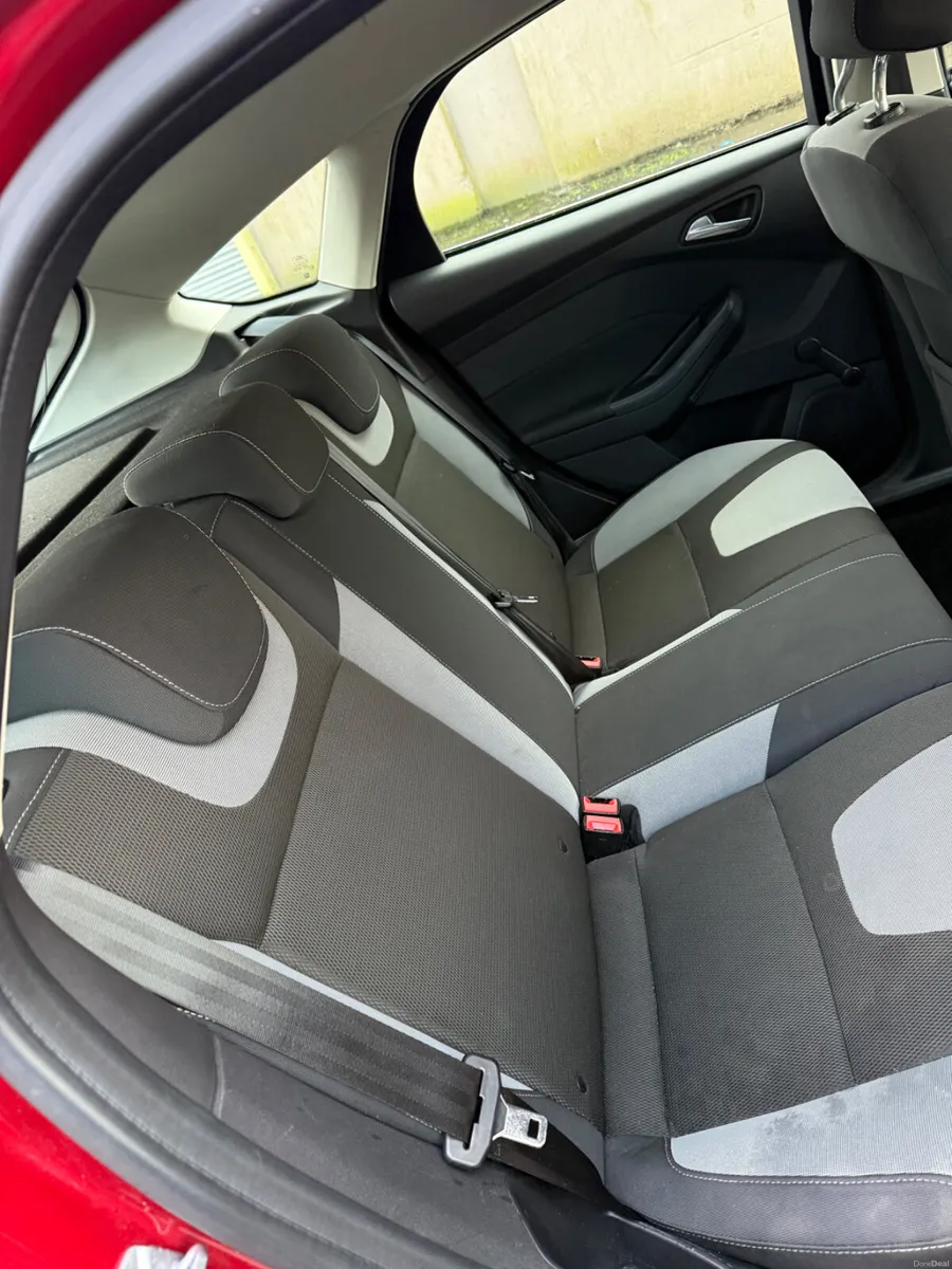 Ford Focus 2011 - Image 4