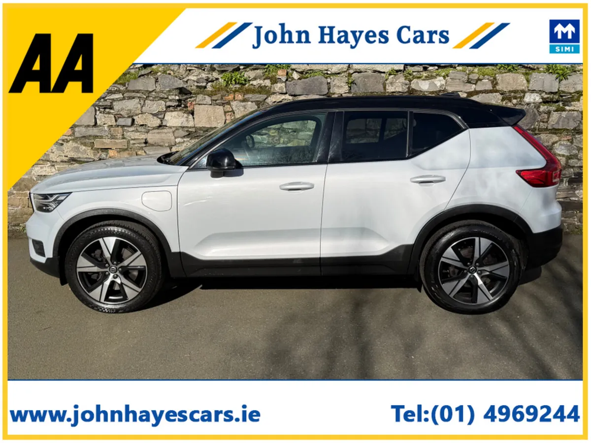 Volvo XC40 R-DESIGN T5 RECHARGE//FULL LEATHER//FUL - Image 3