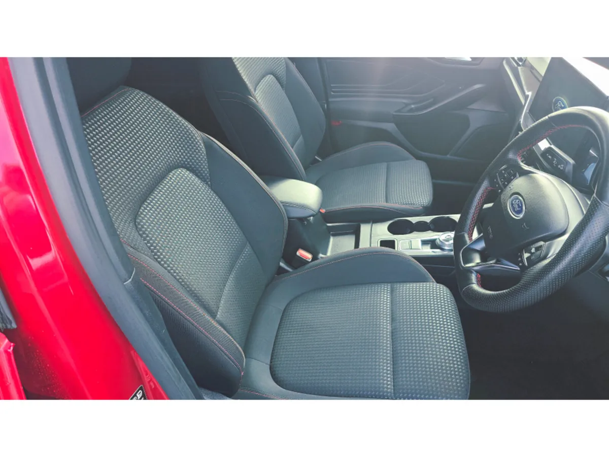 Ford Focus ST-LINE 1.5L ECOBLUE 115 - Image 4