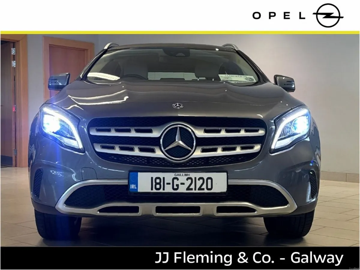 Mercedes-Benz GLA GLA 180 URBAN - Image 2