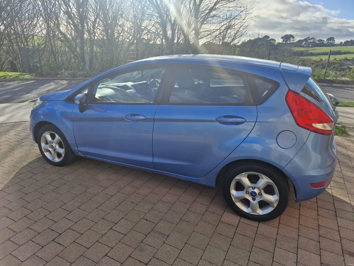 Ford Fiesta 2011 - Image 3