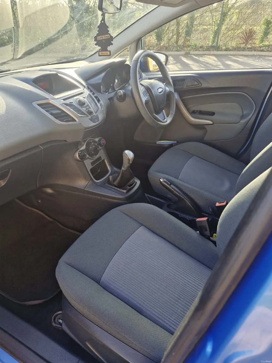 Ford Fiesta 2011 - Image 4