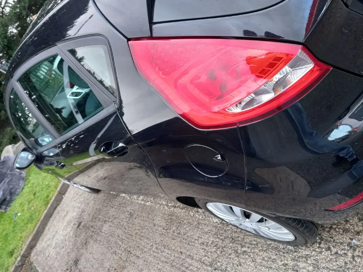 Ford Fiesta 2012 - Image 1