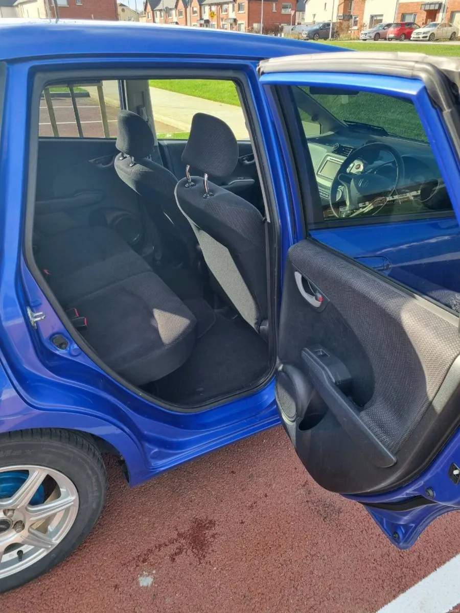 Honda Fit 2012 Hybrid - Image 4