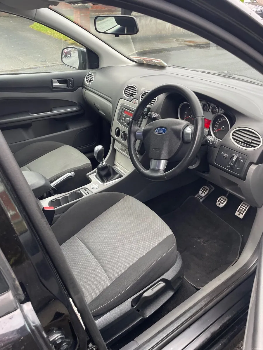 Ford Focus 2010 - Image 3