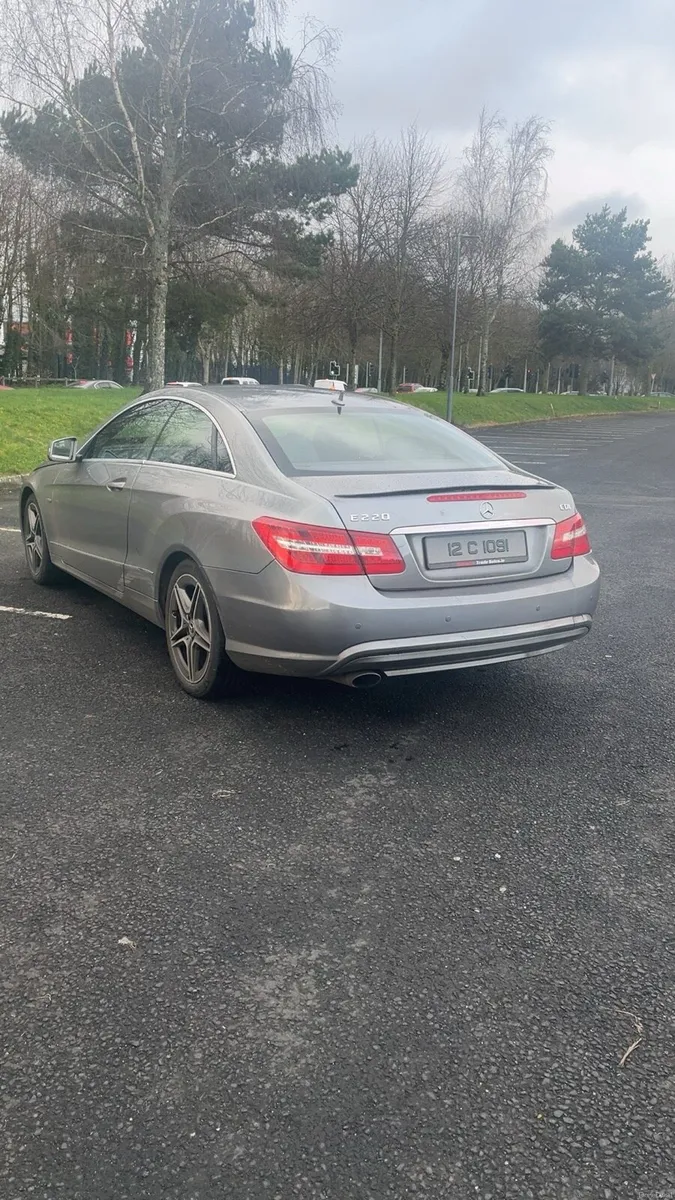 2012 Mercedes e220 - Image 3