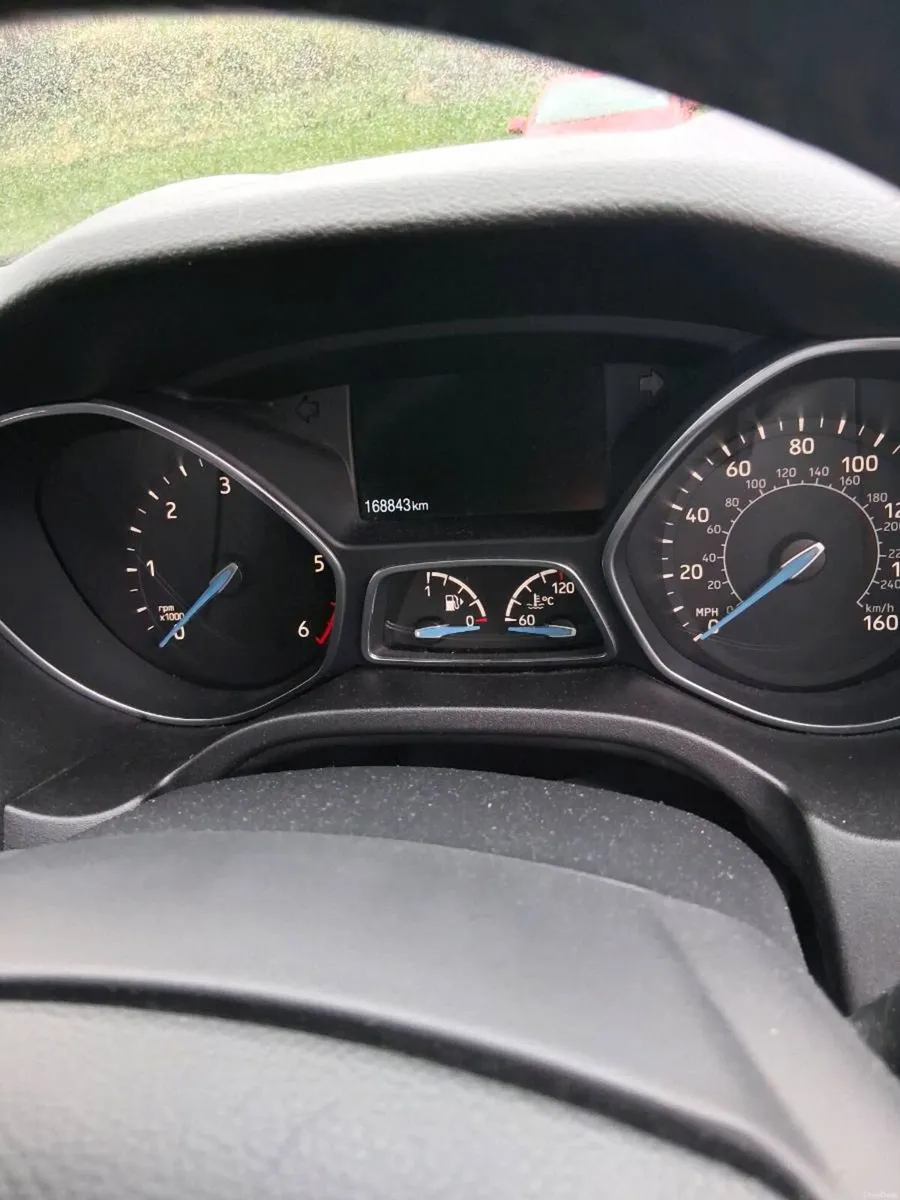 Low mileage zetec s - Image 2