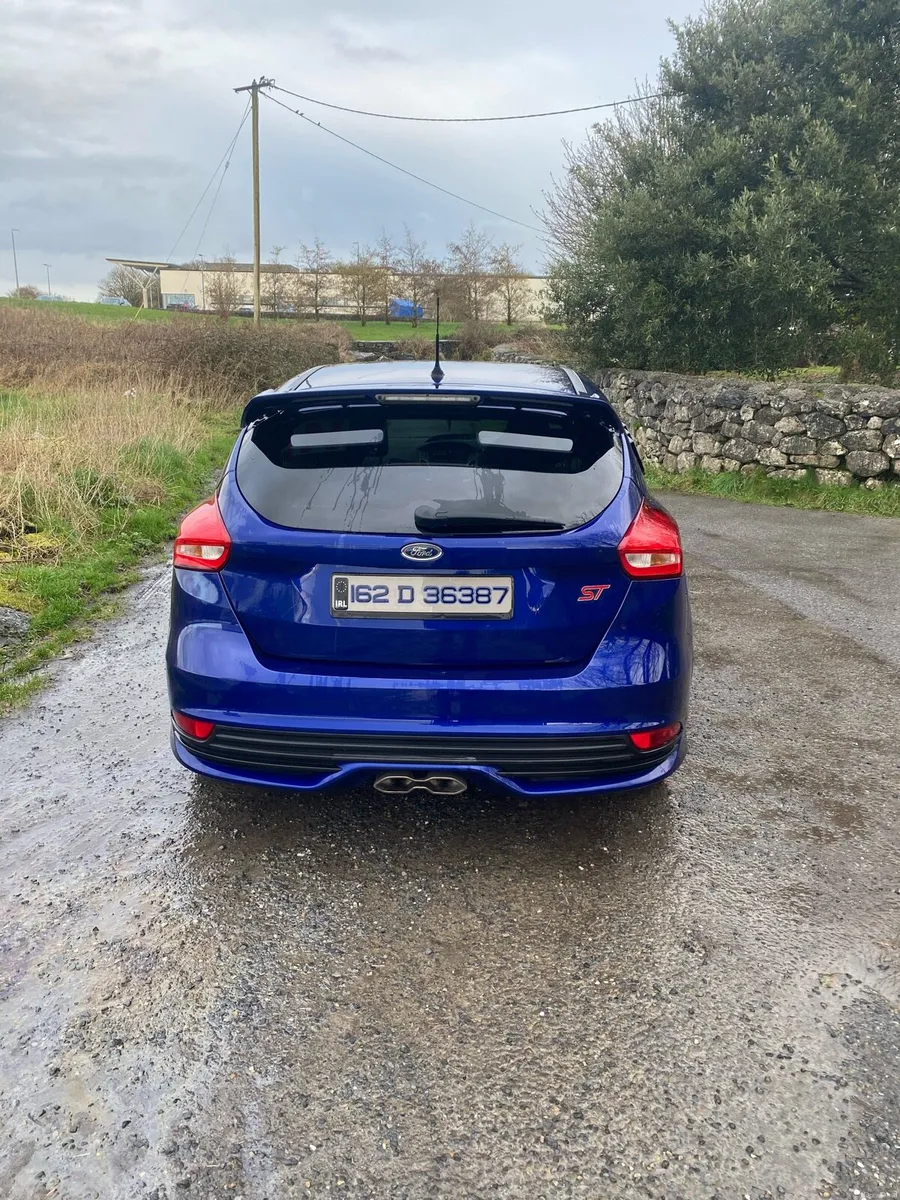 Blue Ford focus ST - Image 2