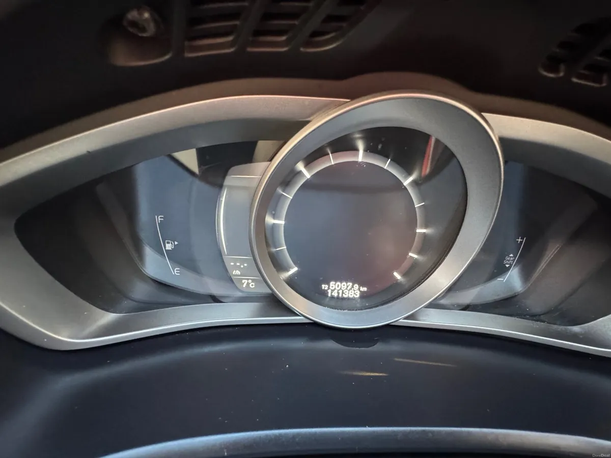 Volvo V40 2018 - Image 3