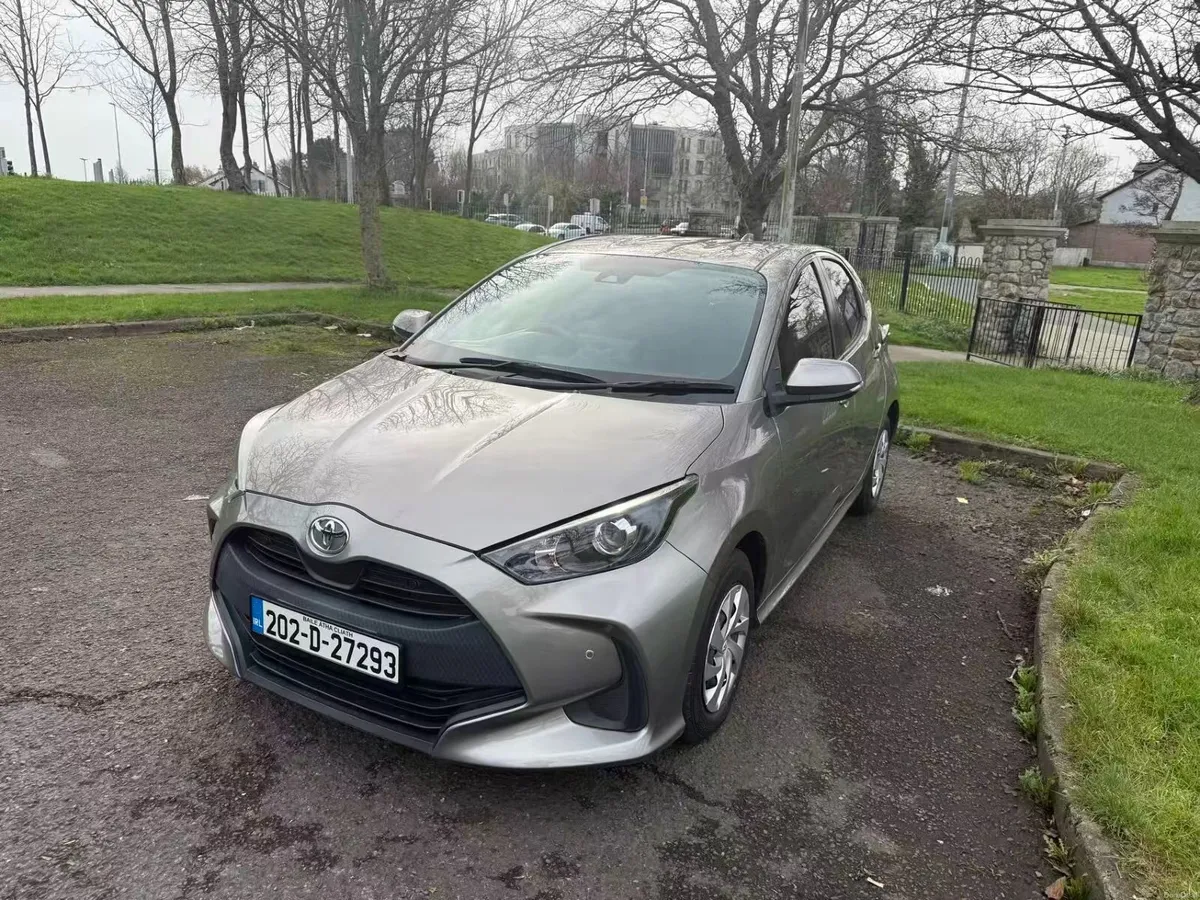 2020 Toyota Yaris 1.0 L auto (Low Mileage) - Image 4