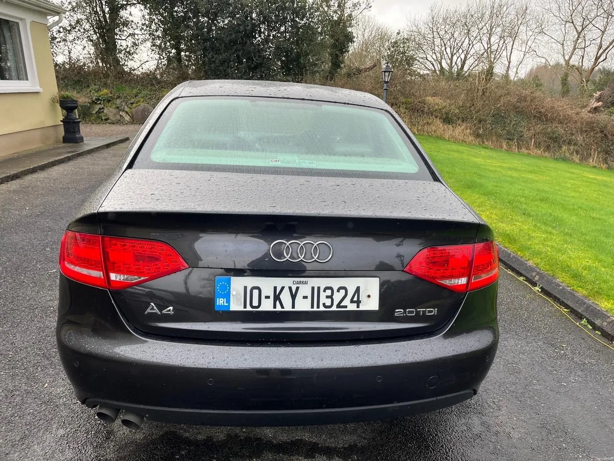 Audi A4 2010 - Image 2