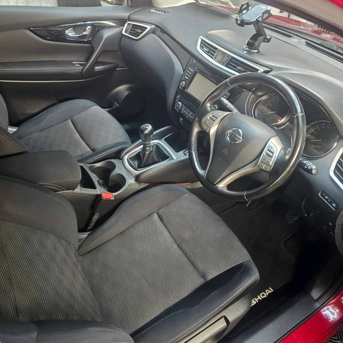 NISSAN QASHQAI 1.5 SV Diesel - Image 2