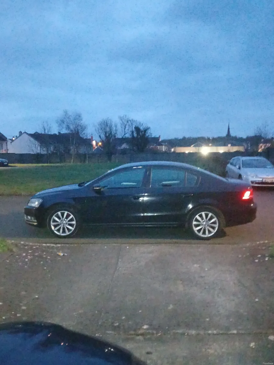 Volkswagen Passat 2012 - Image 3