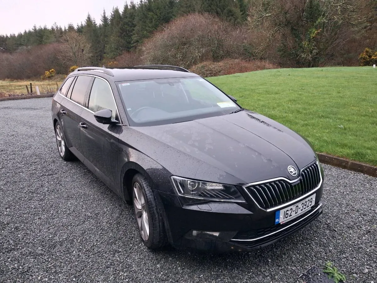 SKODA SUPERB AMBITION 2.0 TDI 150BHP 4 DR COMBI.
M - Image 2