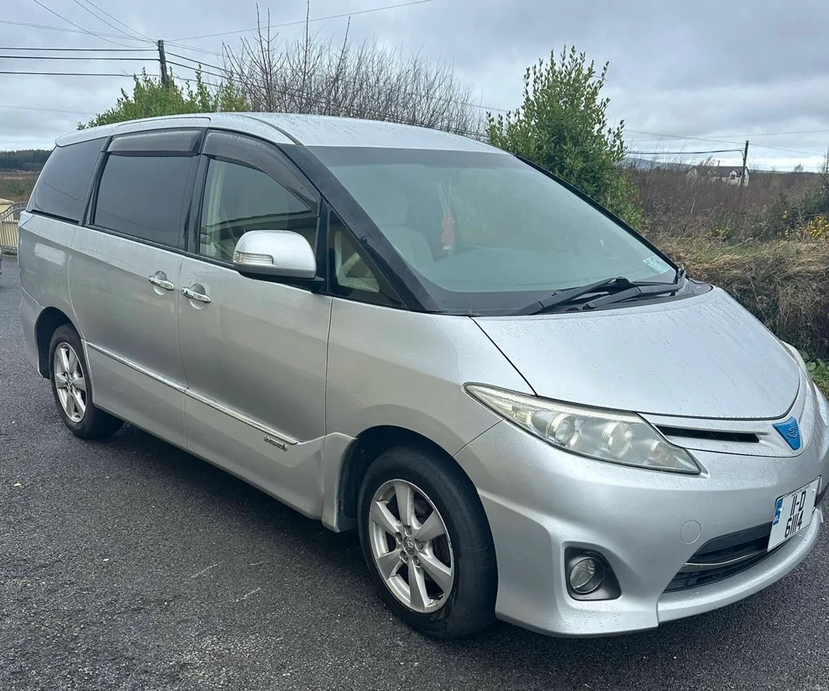 Automatic Toyota Estima 2011 hybrid 8 seater - Image 3