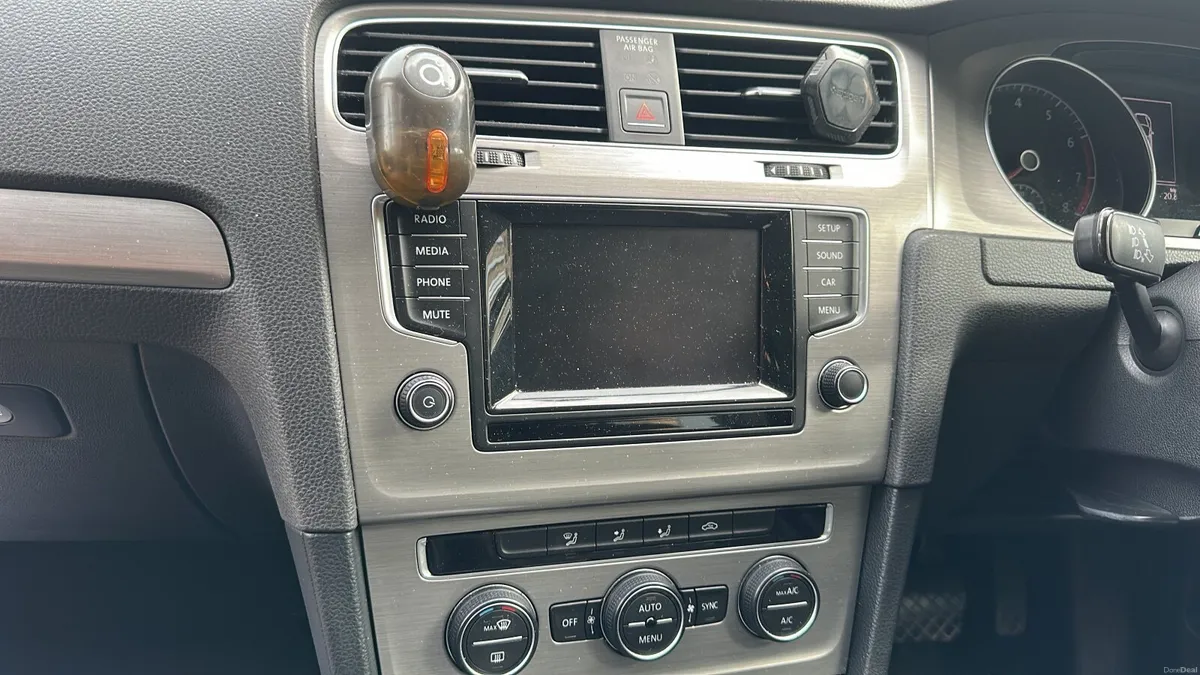 Volkswagen Golf 2016 - Image 2