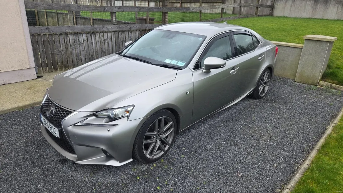 2015 Lexus IS 300h F Sport - Image 2