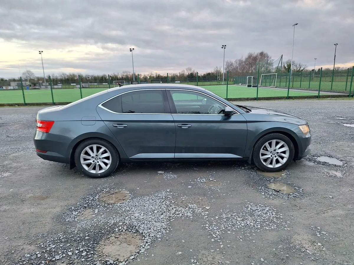 Skoda Superb 2018 - Image 1
