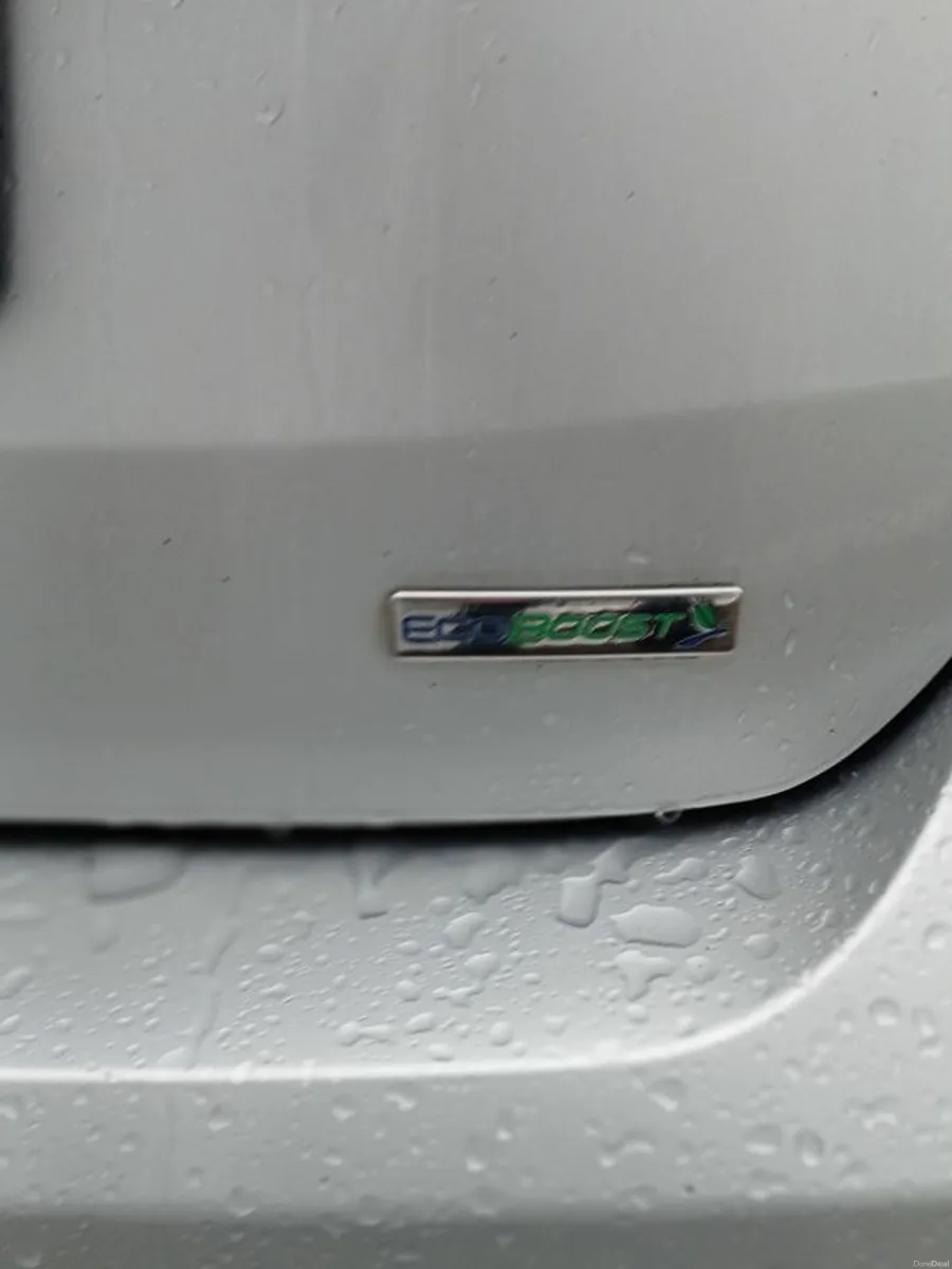 2017 Ford Focus titanium - Image 1