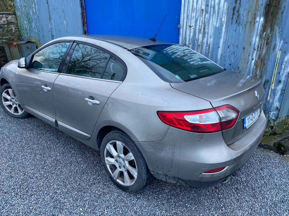 2011 RENAULT FLUENCE TOMTOM TAXED 5/26 - Image 1