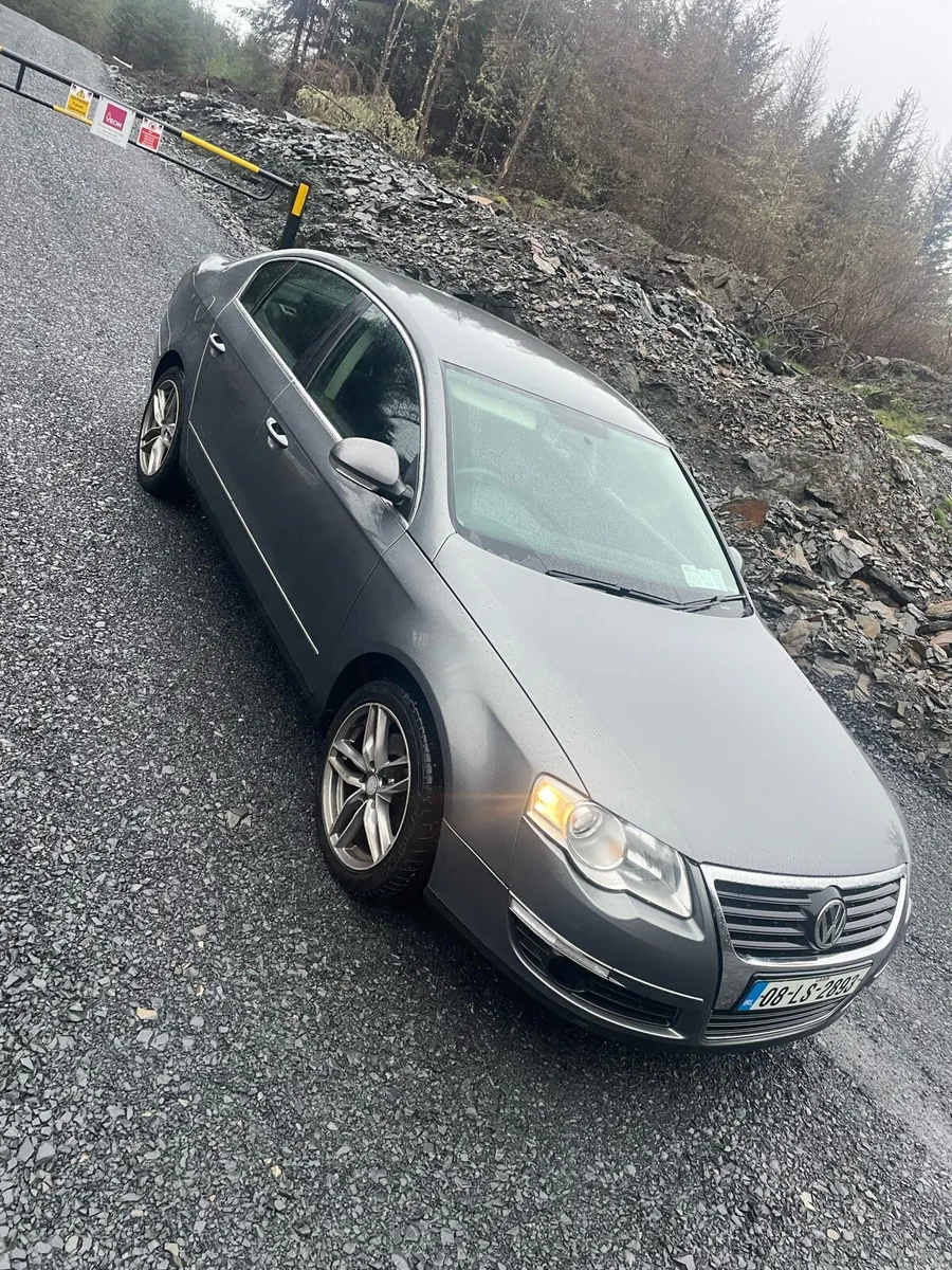 Volkswagen Passat - Image 2