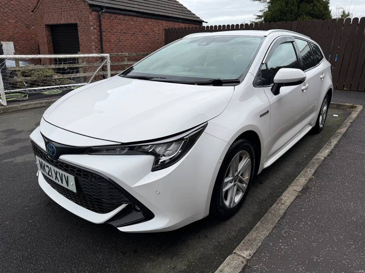 Toyota Corolla Hybrid - Image 3