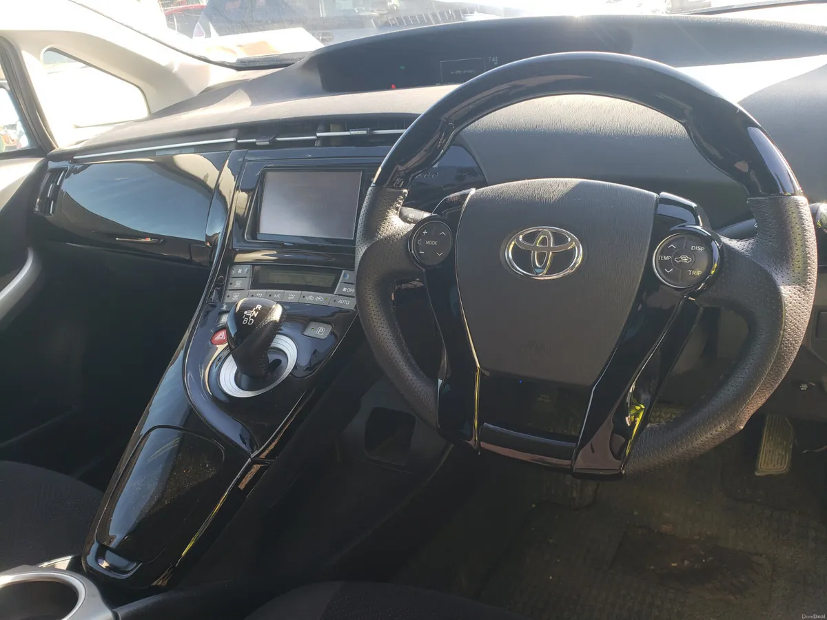 Toyota Prius 2015 - Image 3