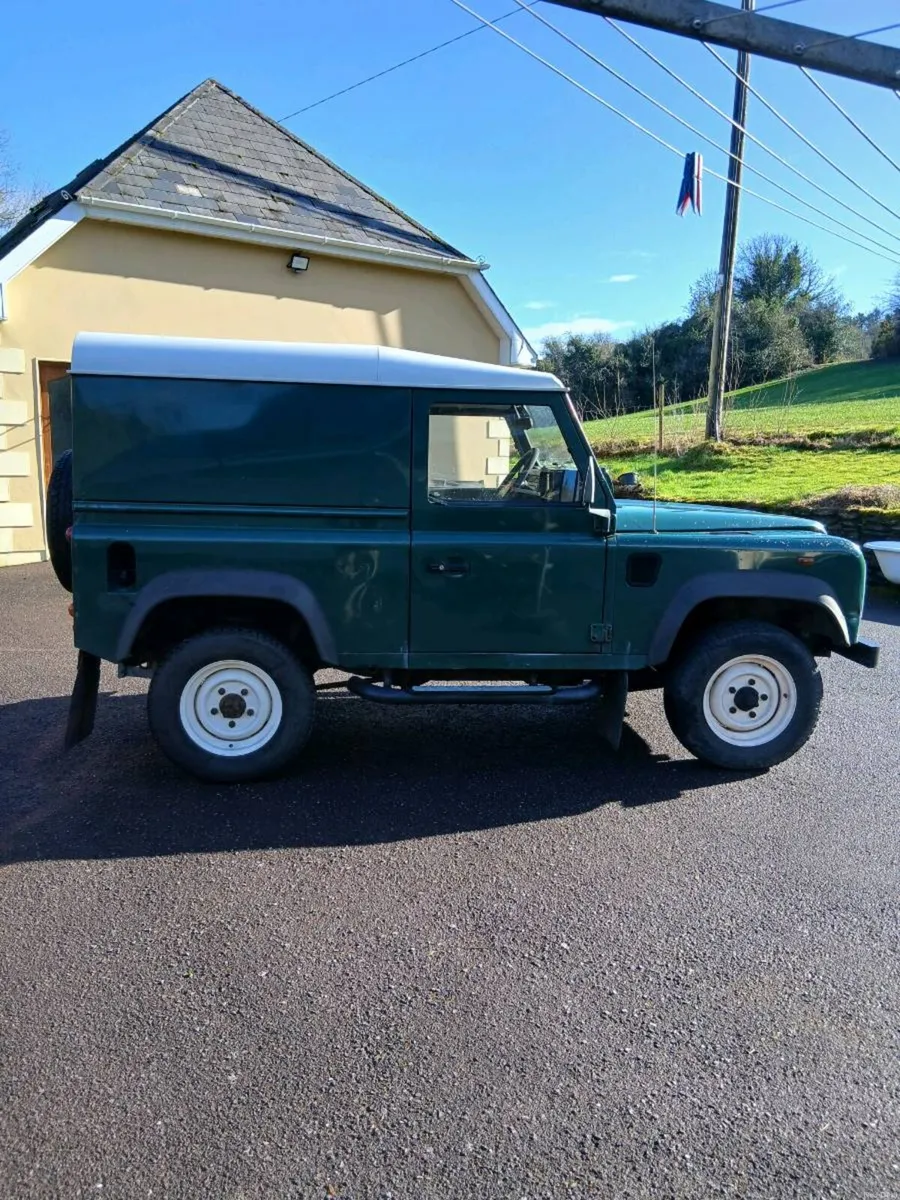 Land Rover Defender 90 2.5Tdi - Image 6