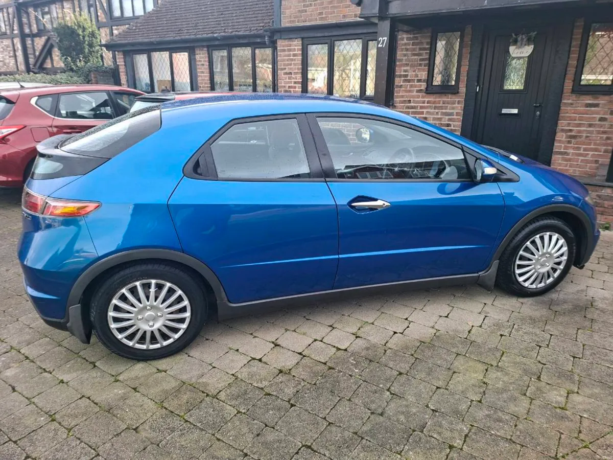 HONDA CIVIC 1.3 PETROL 2007 VERY CLEAN CAR - Image 2