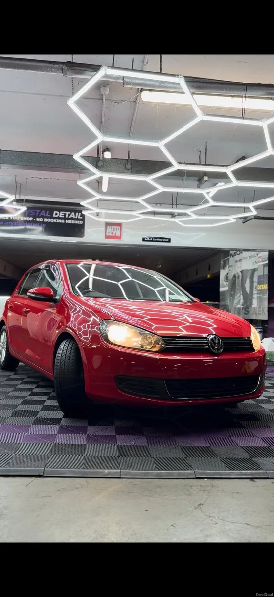 VW Golf 1.6 TSi - VERY LOW MILEAGE - Image 2