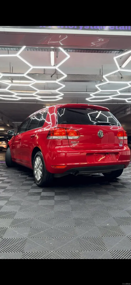 VW Golf 1.6 TSi - VERY LOW MILEAGE - Image 4