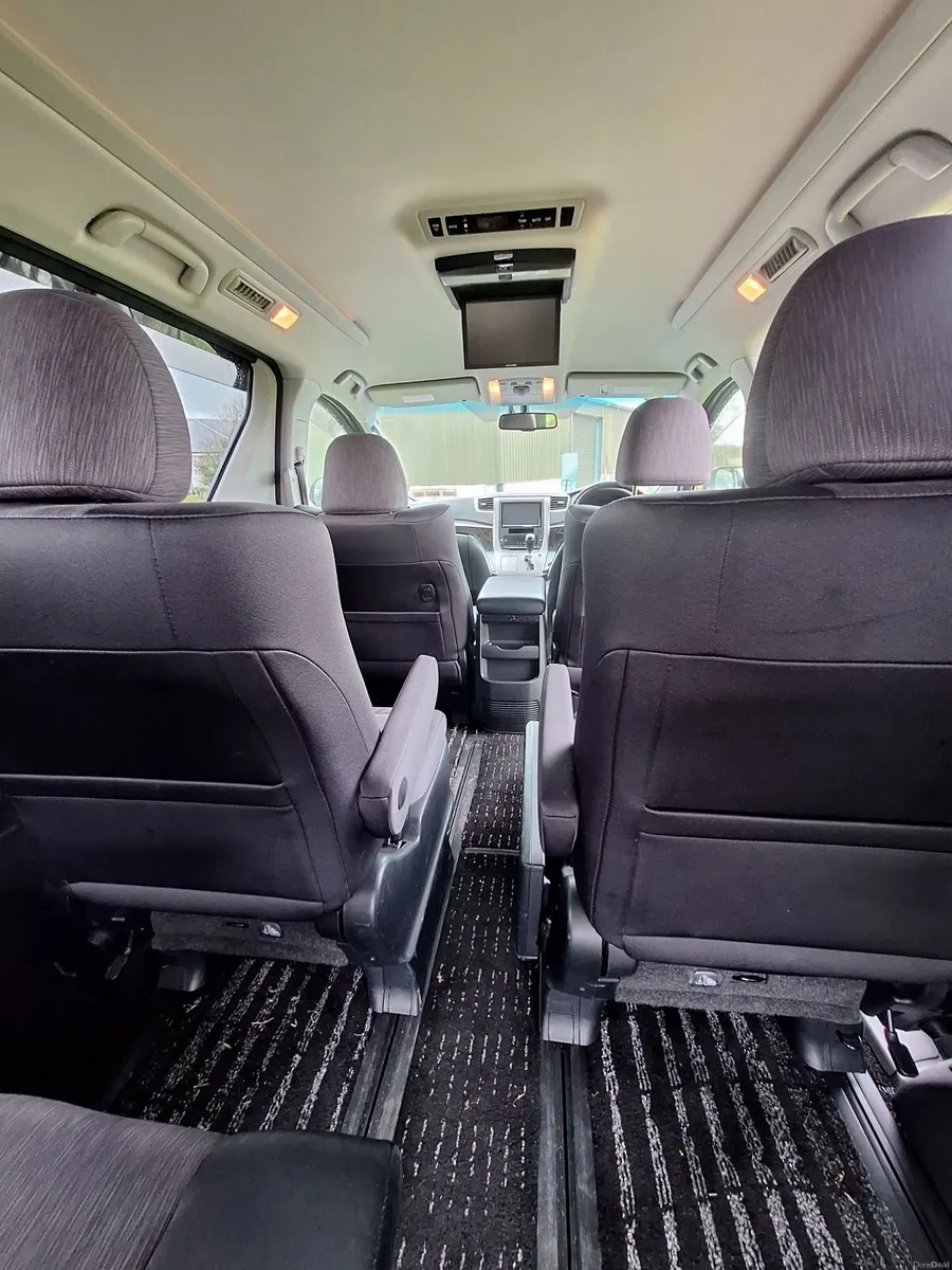 Toyota Vellfire 2012, 2.4L petrol hybrid - Image 3