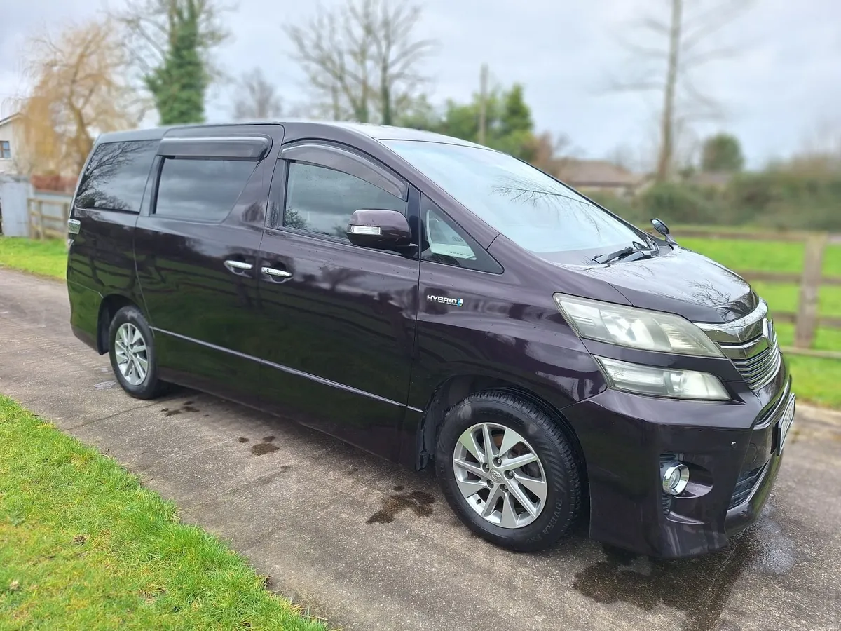 Toyota Vellfire 2012, 2.4L petrol hybrid - Image 2