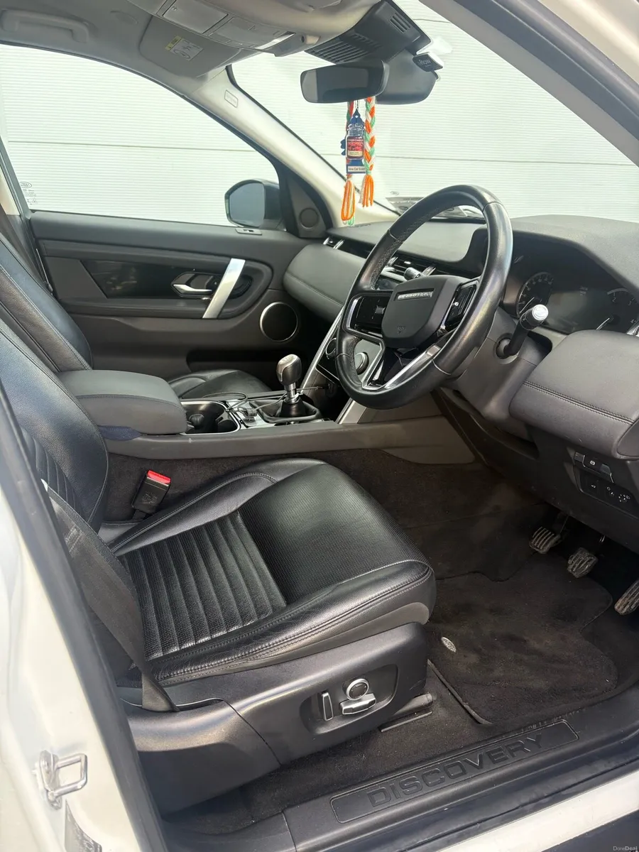 Land Rover Discovery Sport  2.0 D - Image 4