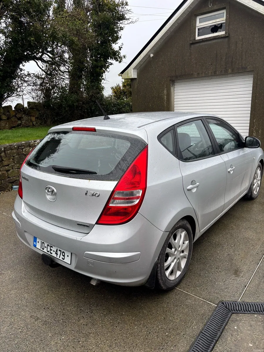 Hyundai i30 2010 - Image 2