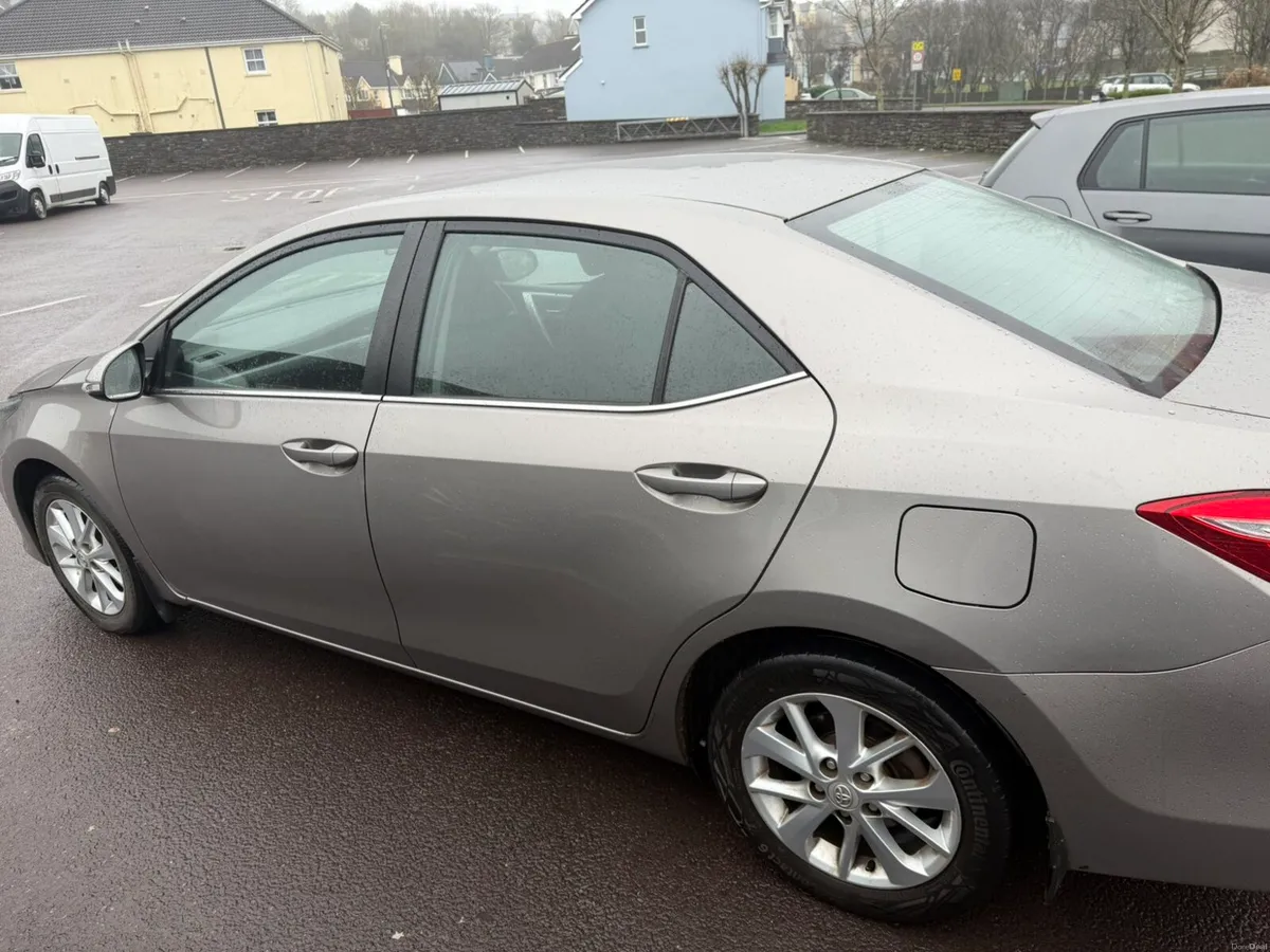 Toyota Corolla - Image 4