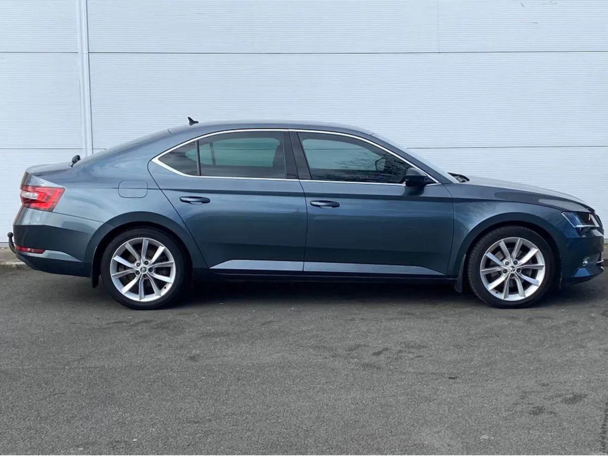 Skoda Superb STYLE 2.0 TDI 150BHP 5DR - Image 4