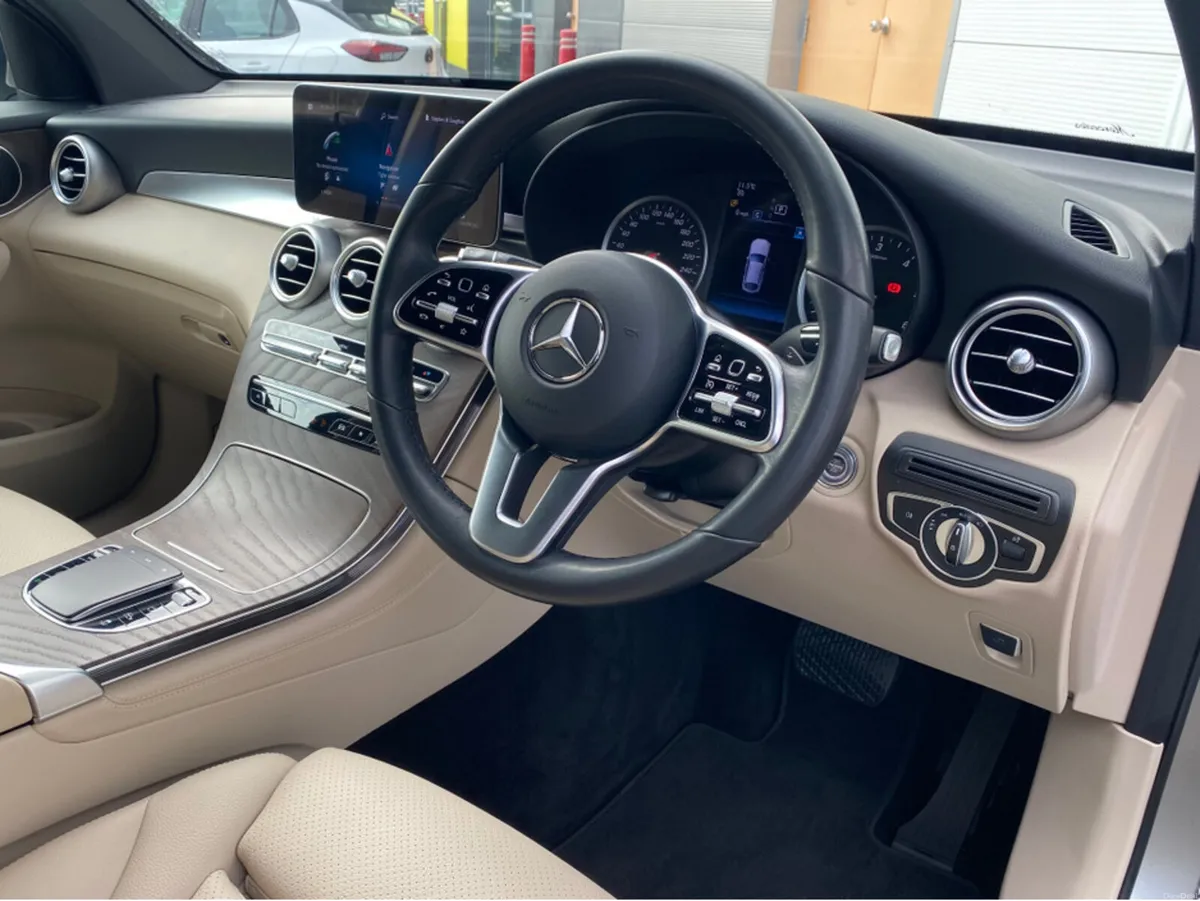 Mercedes-Benz GLC GLC200D COUPE 5DR AUTO - Image 2