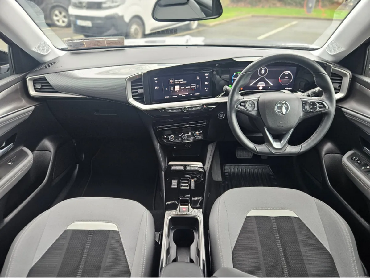 Opel Mokka ELITE PREMIUM EV 5DR AUTO - Image 2
