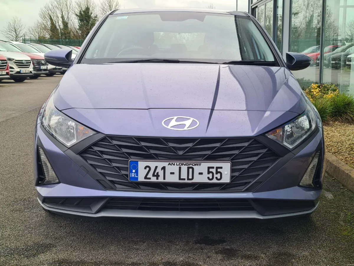 Hyundai i20 PETROL 5DR - Image 2