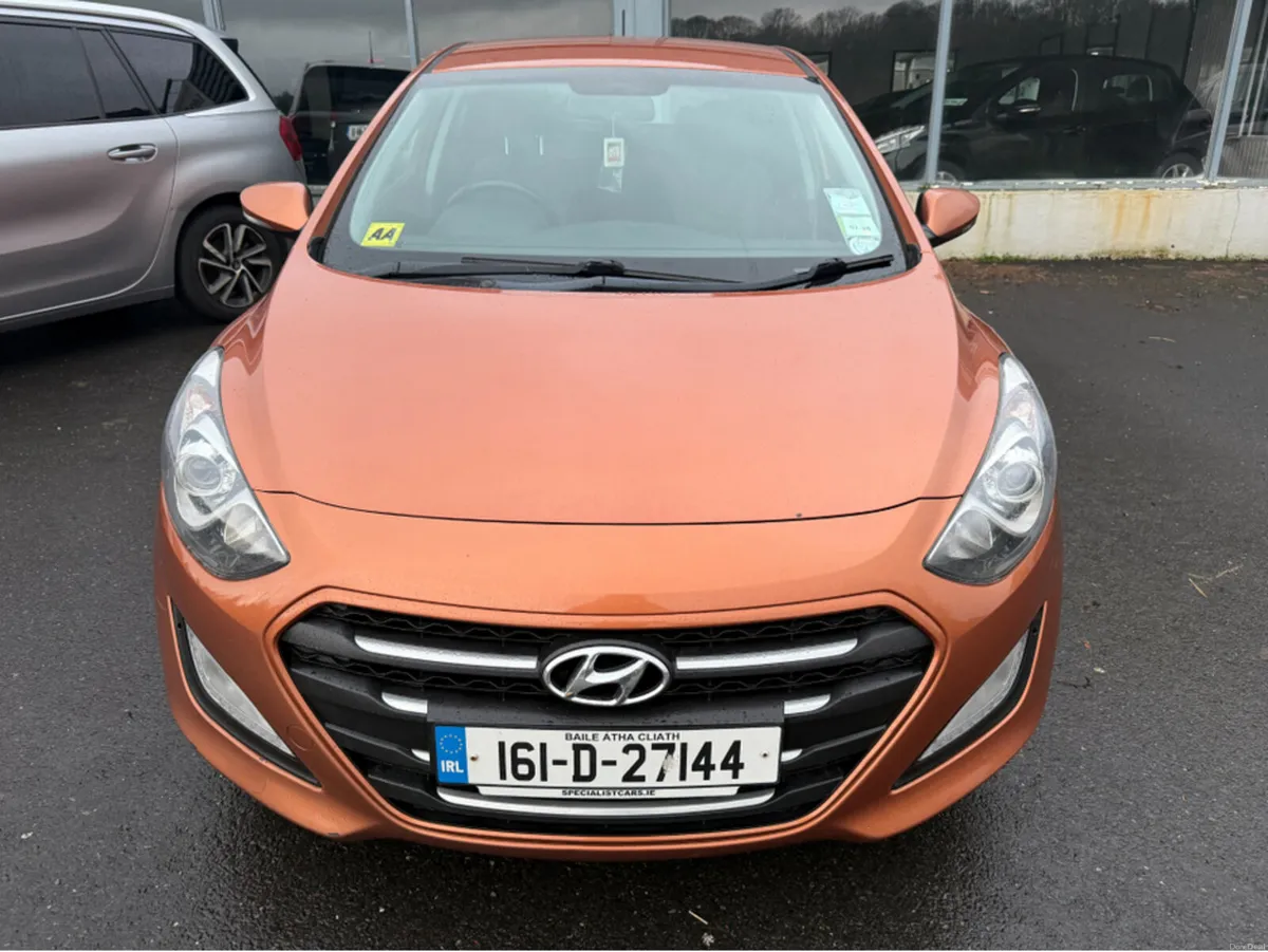 Hyundai i30 1.6 DELUXE 5DR - Image 2