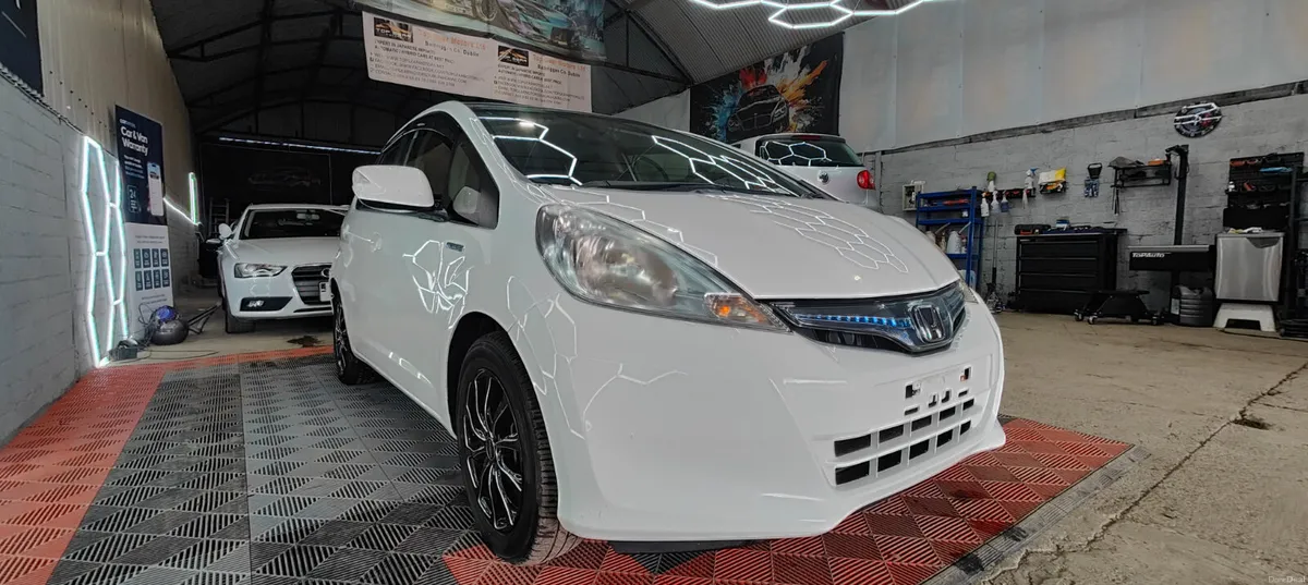 2014 Honda Fit 1.3 Automatic Petrol Hybrid - Image 2