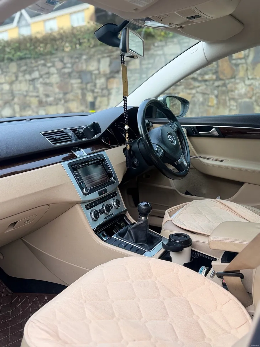 Volkswagen Passat B7 - Image 4