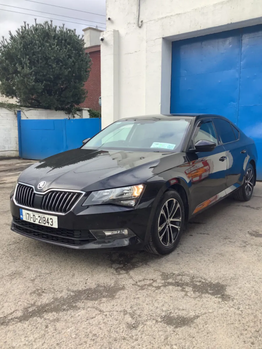 Skoda Superb 2017 - Image 1