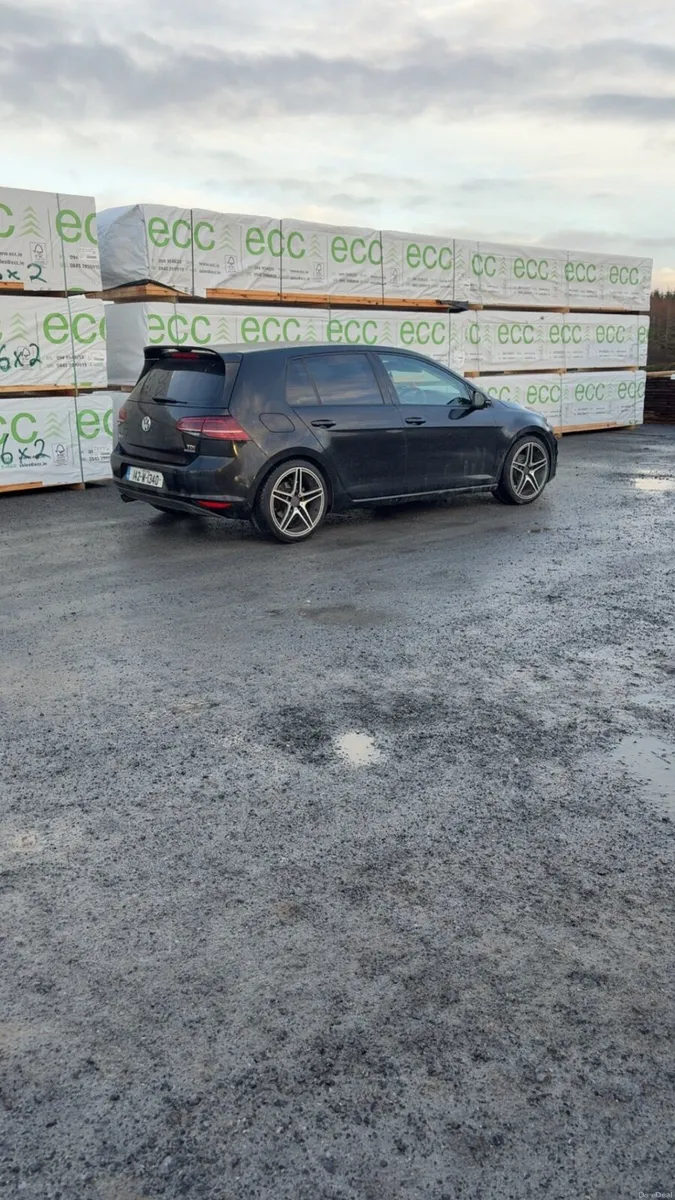 2014 Volswagon golf - Image 2