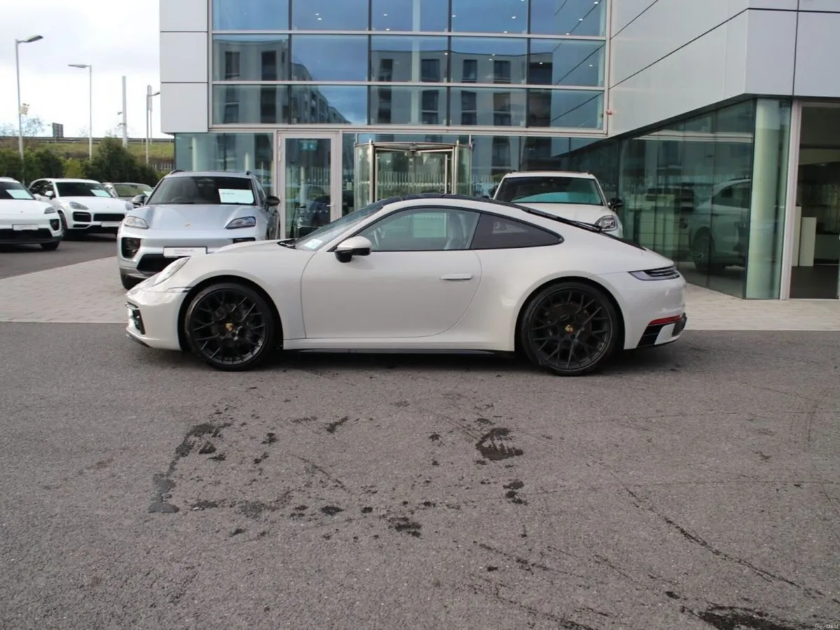 Porsche 911 Carrera - Image 3