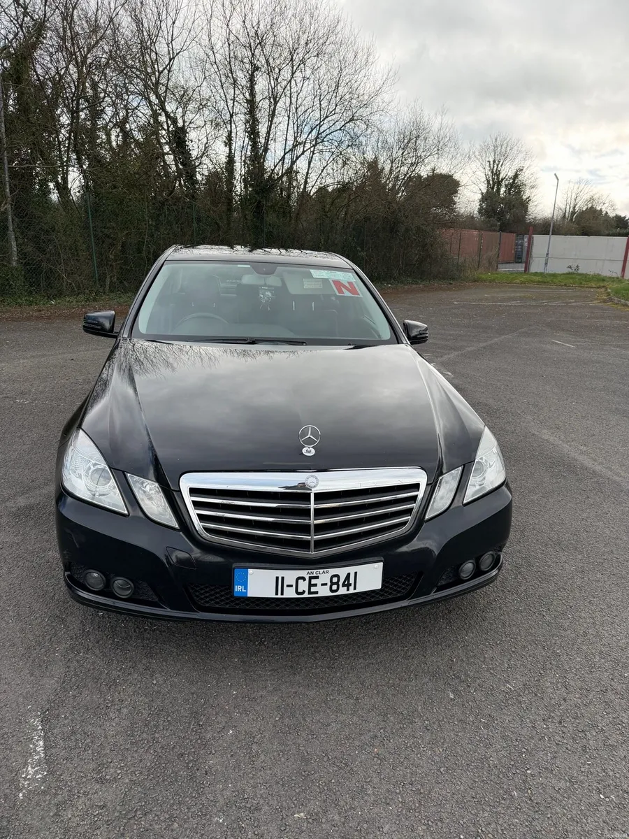 Mercedes E200 2011 - Image 1